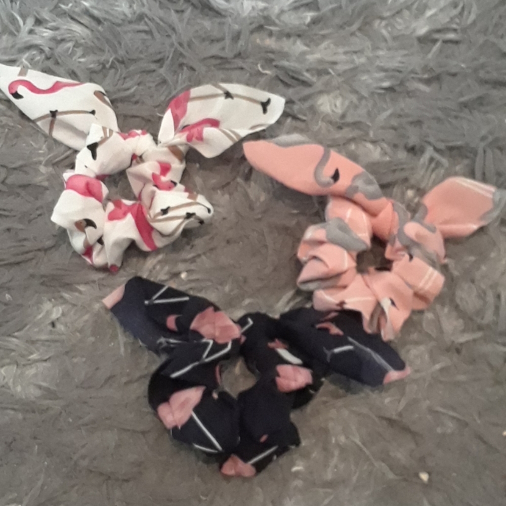 3 flamingo scrunchies with bows